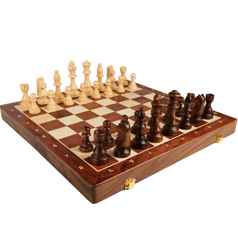 Schachspiel aus erstklassigem  – Board Game Yearbook Bewertung und Preis