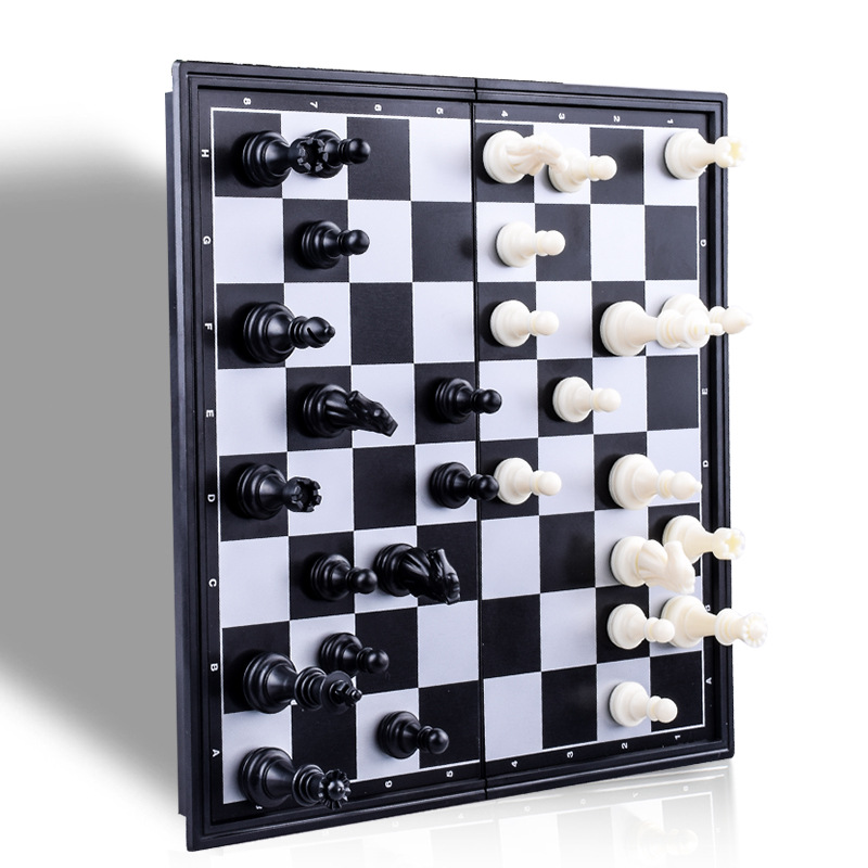 Faltbares magnetisches Schach- – Board Game Yearbook Bewertung und Preis